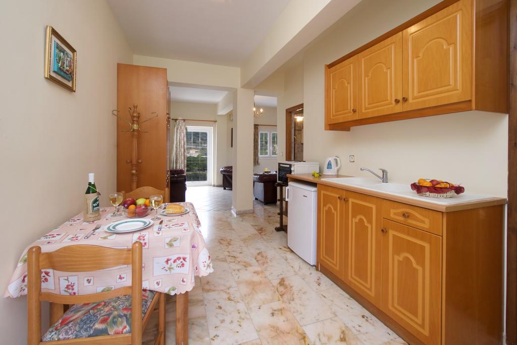 Boulevard Panorama Suites Айя-Евфимия Экстерьер фото