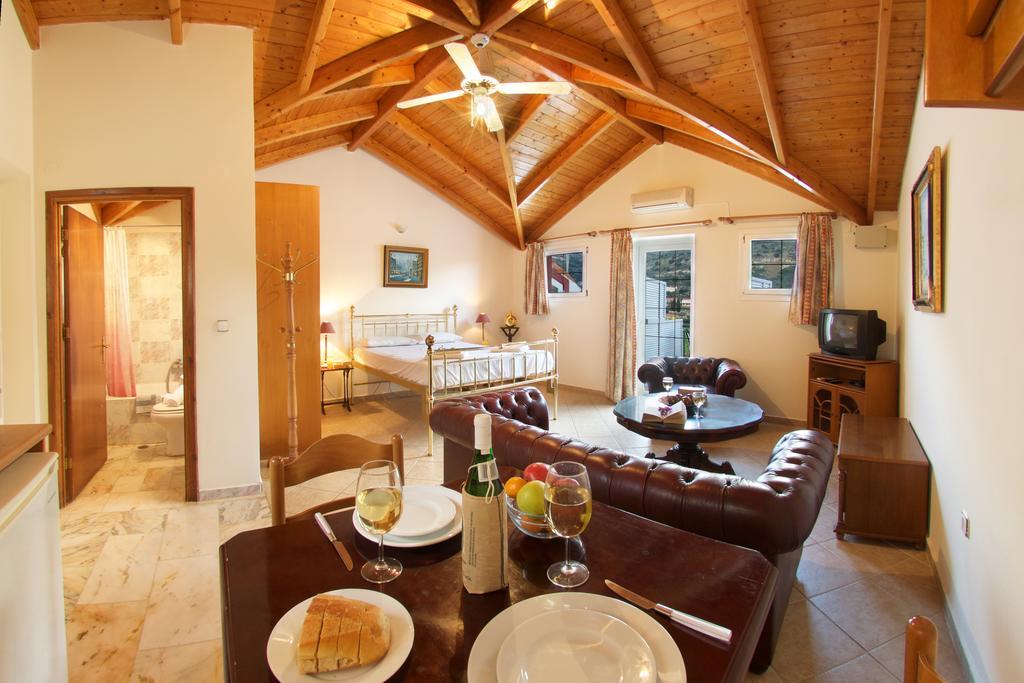 Boulevard Panorama Suites Айя-Евфимия Экстерьер фото